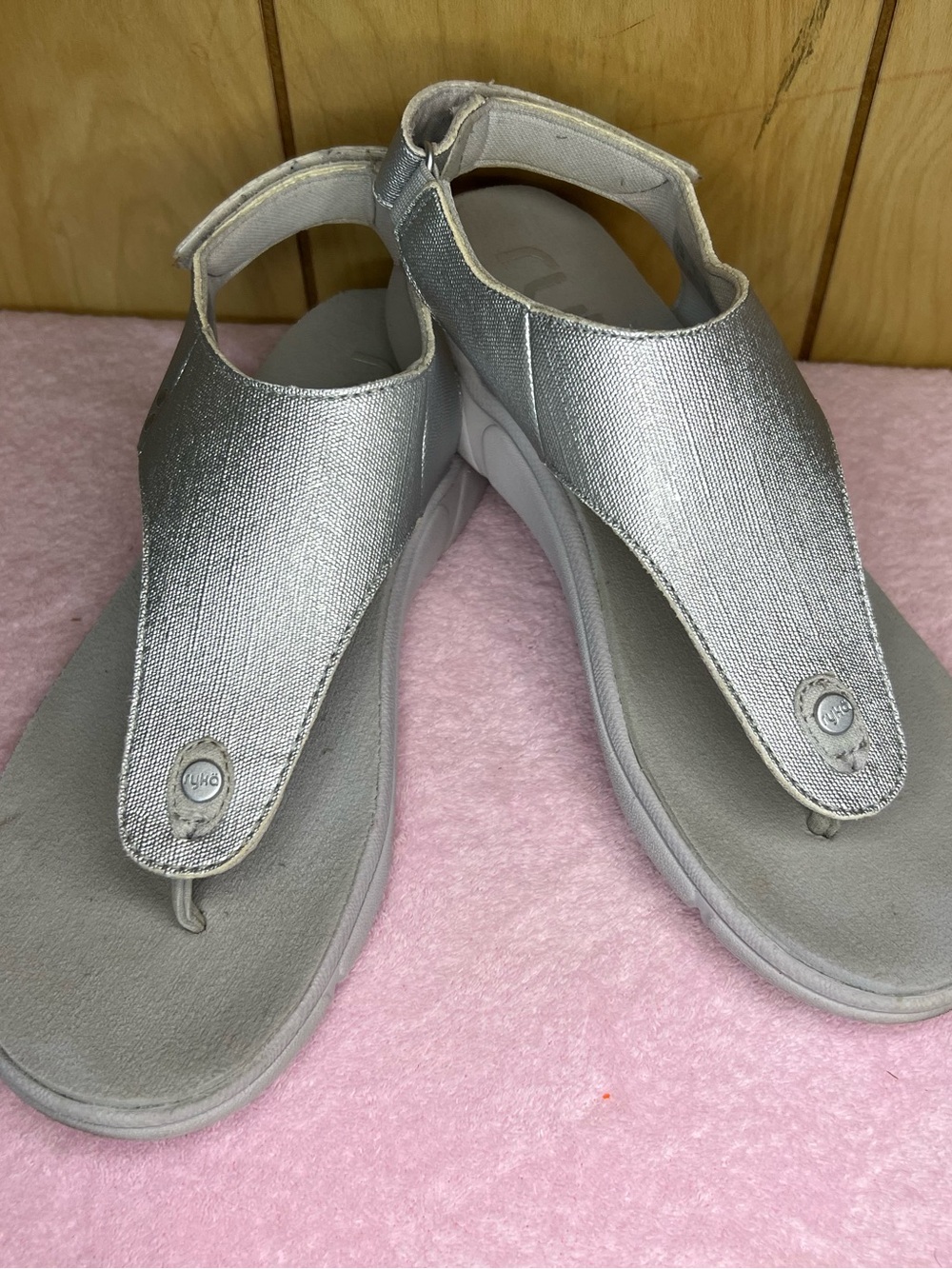 Ryka Silver Metallic Toe-Post Women's Sandals